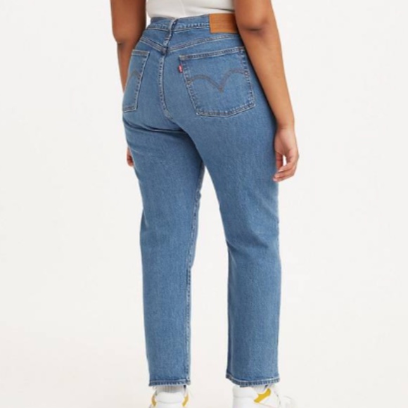 Levi's Wedgie Fit Womens' Size 27 Dark/Medium Wash - Picture 1 of 7